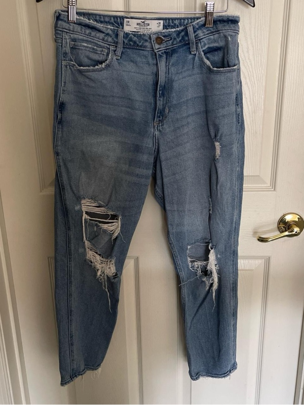 Hollister Curvy High Rise Mom Jeans
Size 11R / 30x27